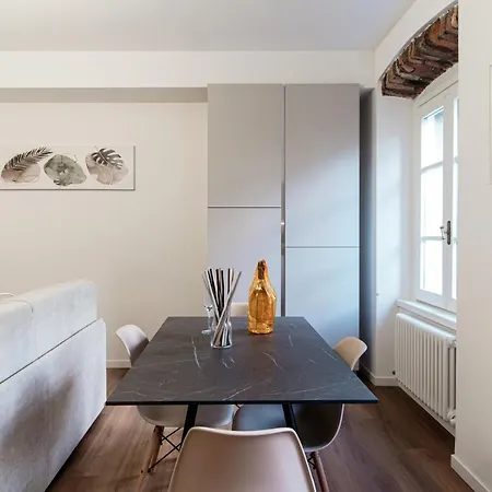 Sunflower -the House Of Travelers Apartman *