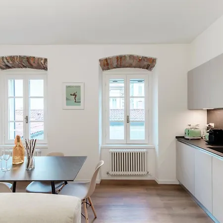 Sunflower -the House Of Travelers Apartman